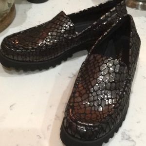 New never worn “Donald J PLINER” loafer,
